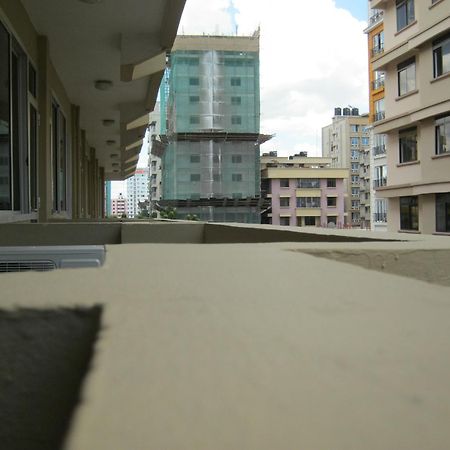 Iris Hotel Dar Es Salaam Ngoại thất bức ảnh