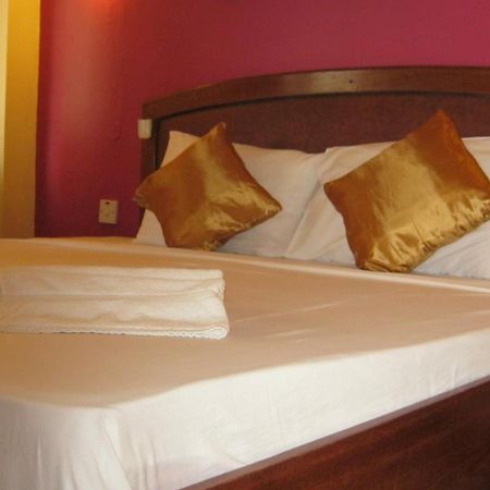 Iris Hotel Dar Es Salaam Ngoại thất bức ảnh